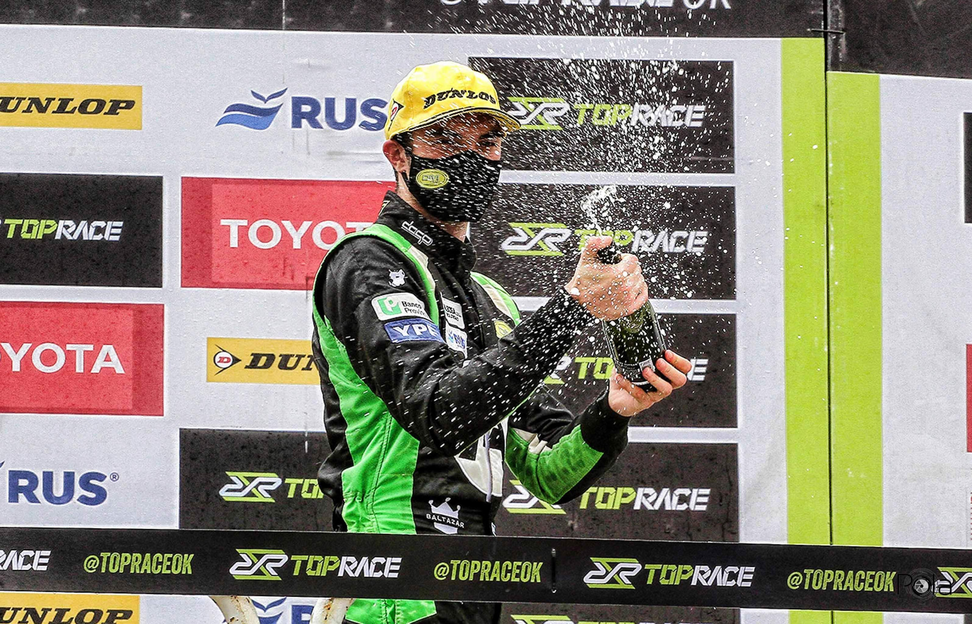 Champagne en el podio de Top Race