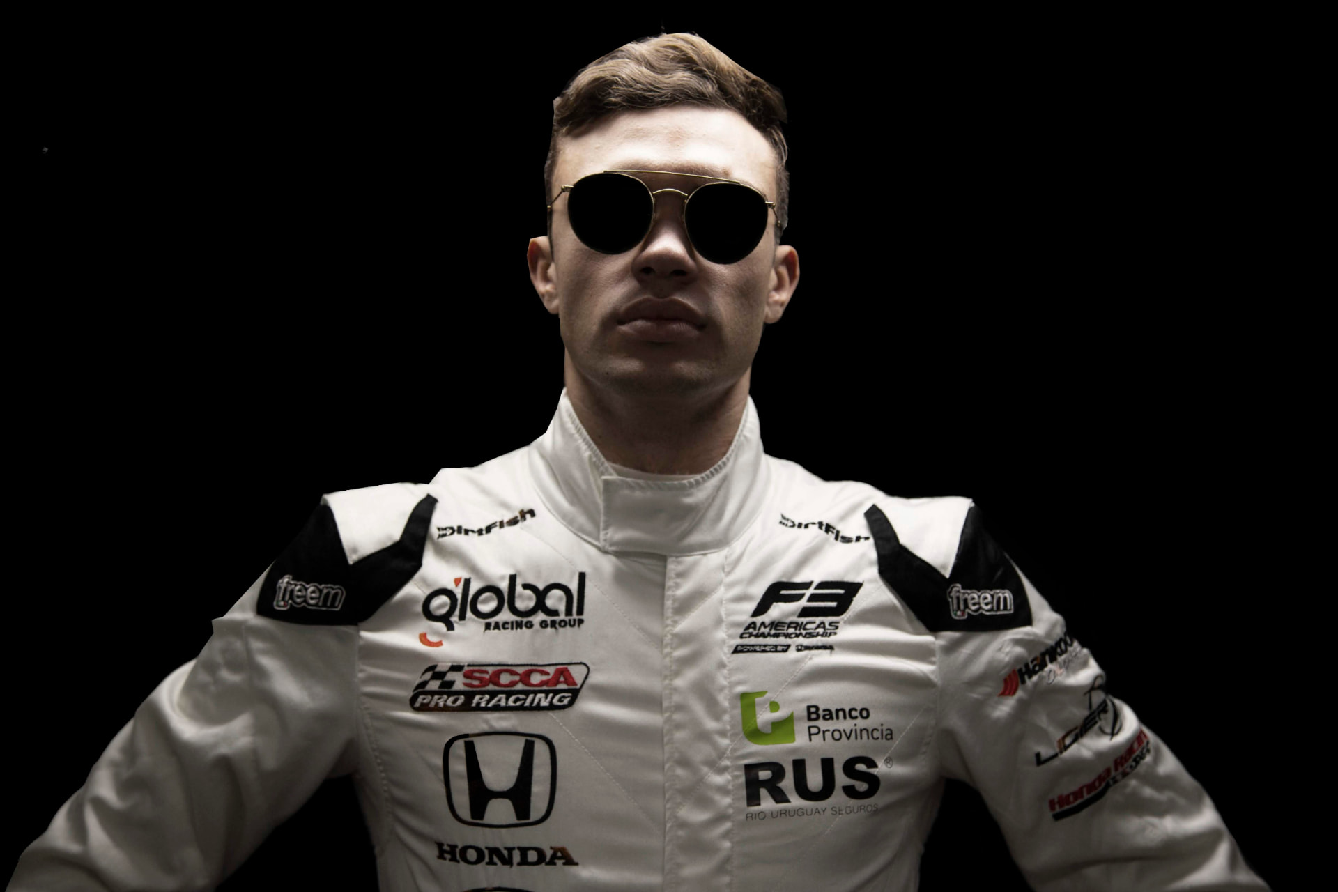 Retrato con el traje de F3 Americas