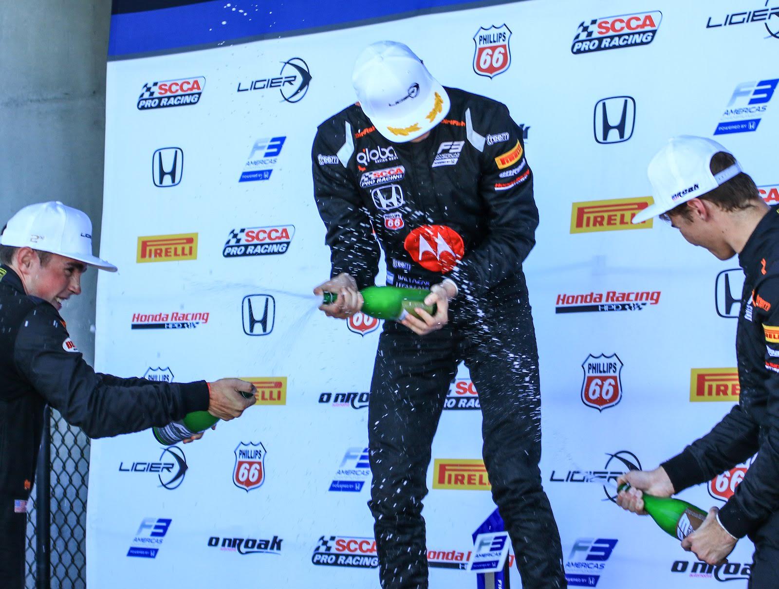 Celebración en el podio de F3 Americas